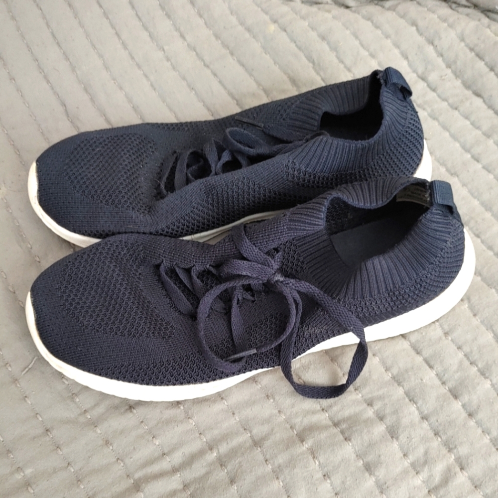 Walking shoes 9